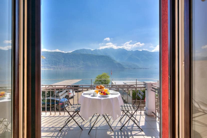 76 The Lake House Marte