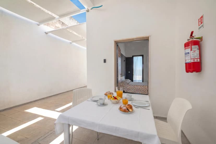Casa Miggiano 6 BR Apartment in Town