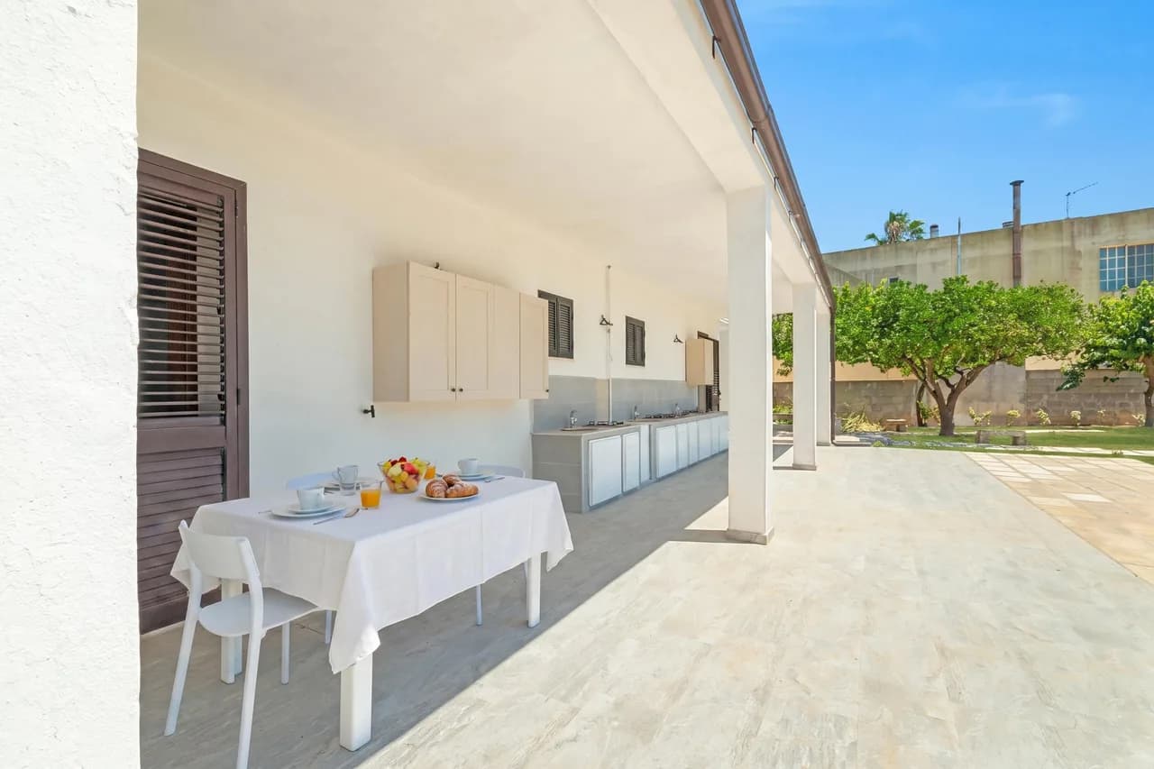 Spacious Six-Bedroom Apartment in Santa Cesarea Terme photo 3