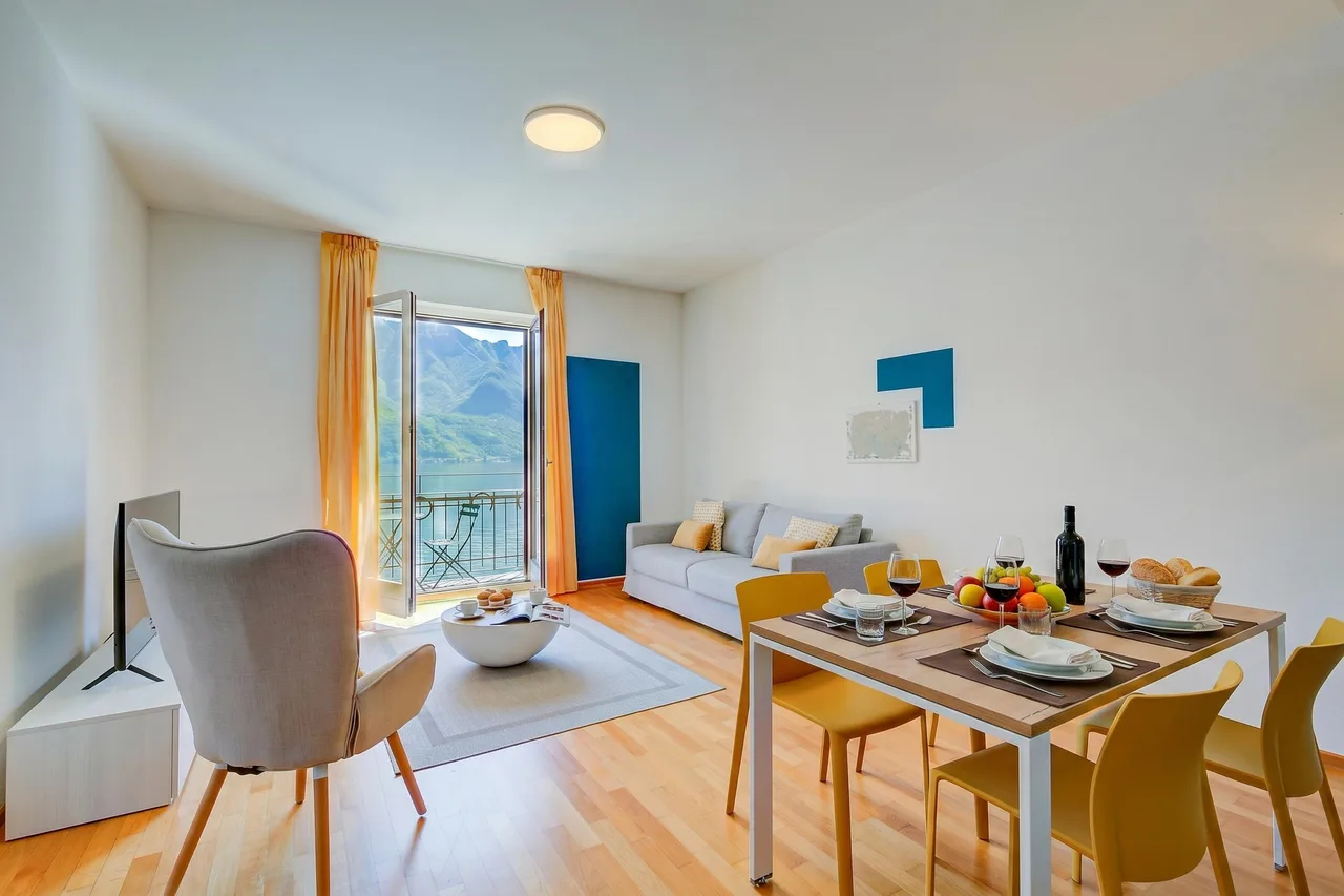 Lakeside View Apartment in Ticino photo 2