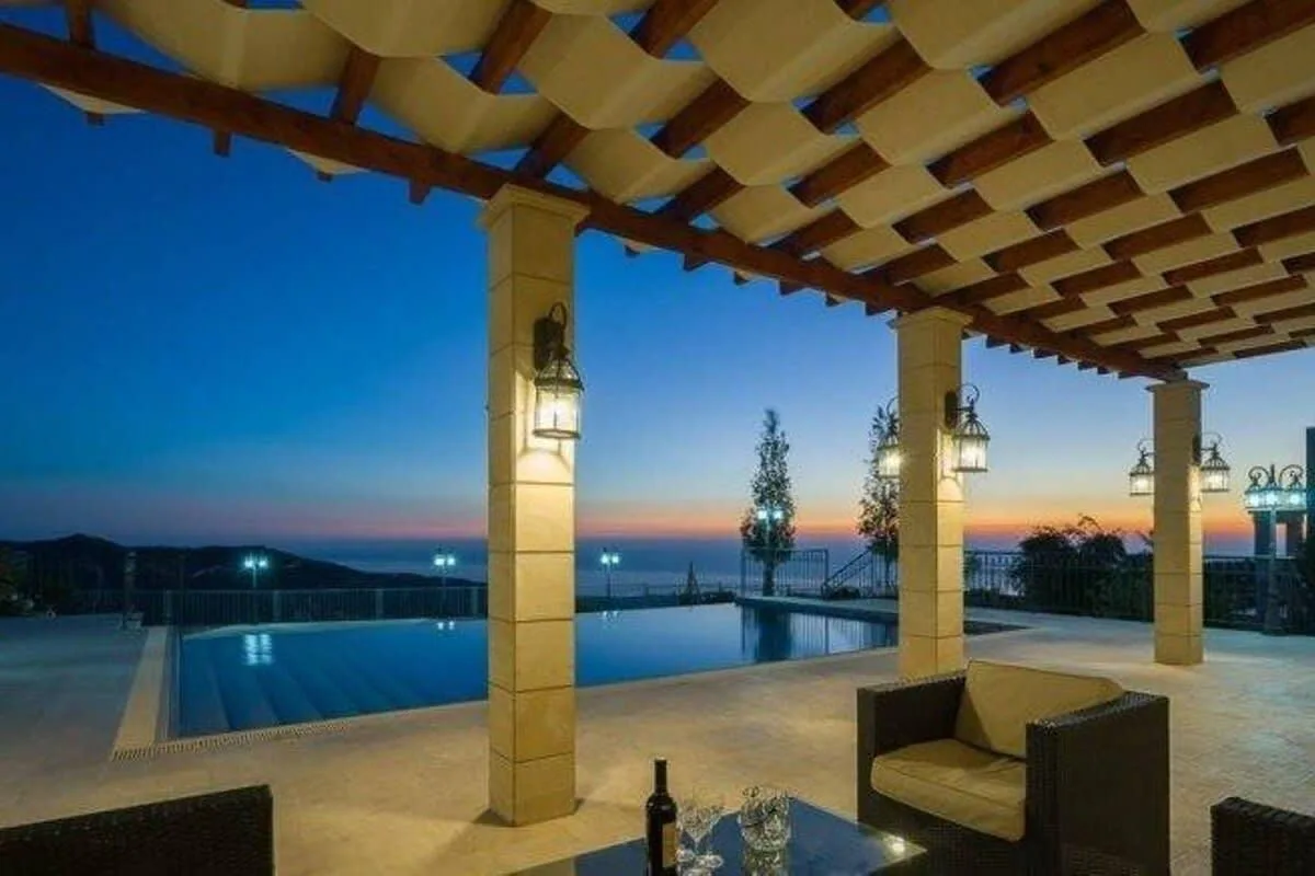 Mountain And Sea View Villa in Peyia photo 3