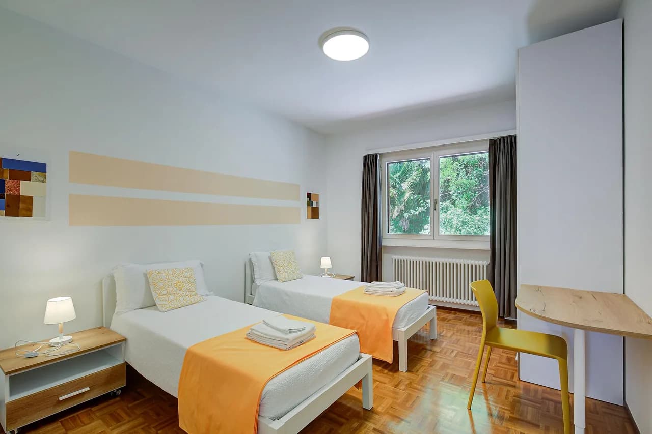 Lakeside Modern Apartment in Ticino photo 5