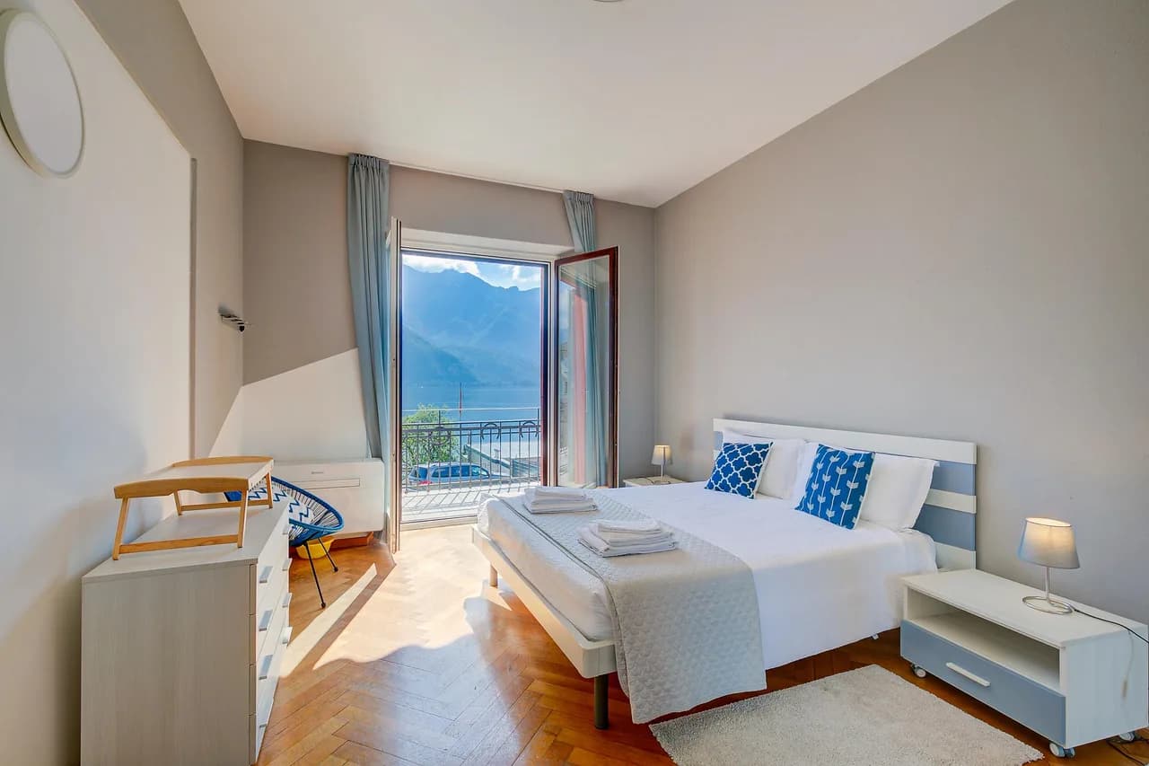 Modern Lakeside Apartment in Ticino photo 5