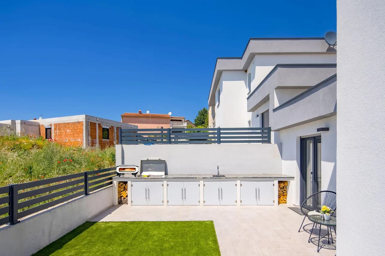 Private Pool Vacation Home in Poreč photo 3