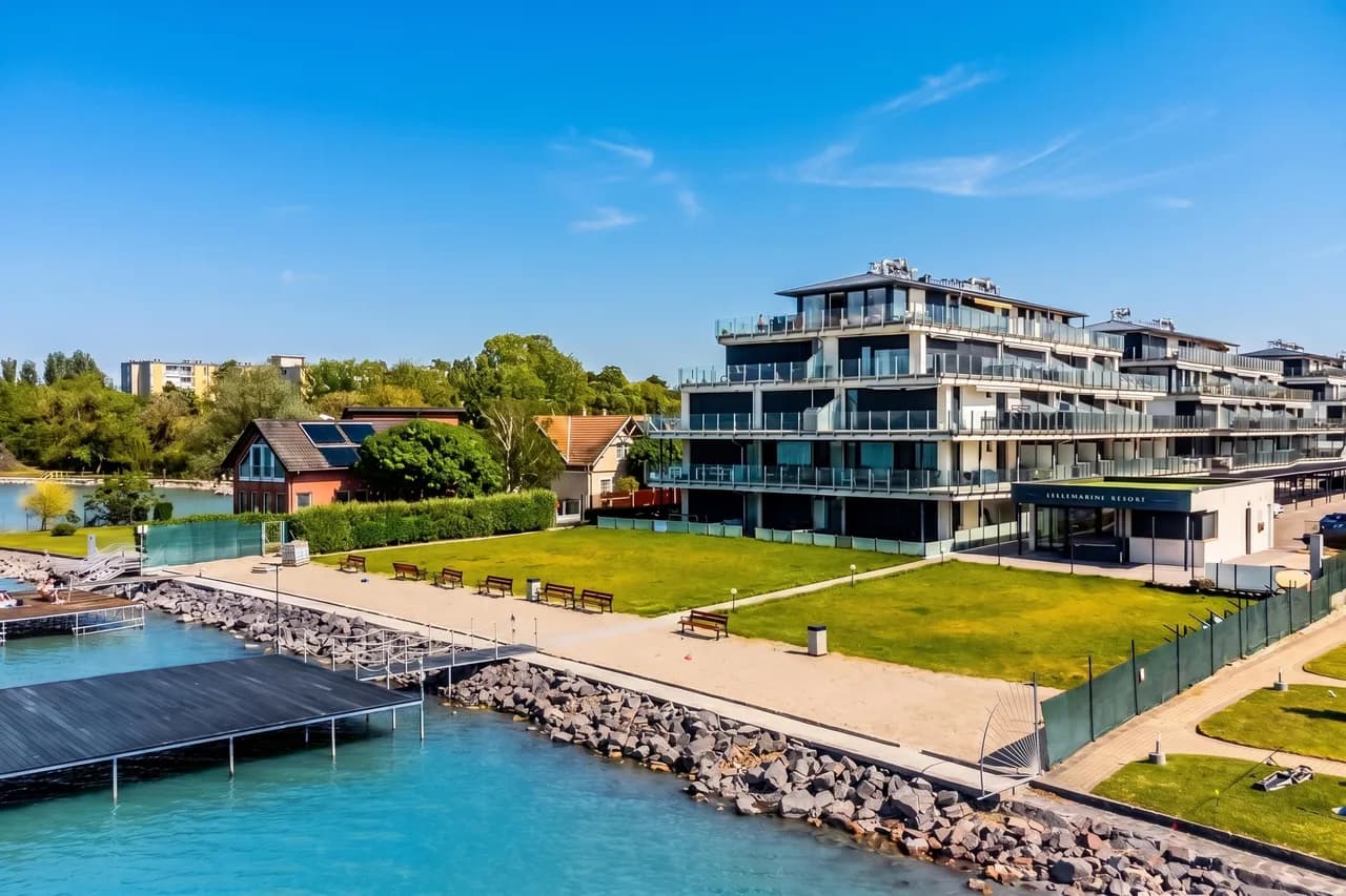 Lakeside Pool Apartment in Balatonlelle Hungary photo 3