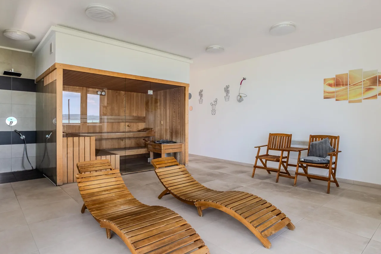 Lakeside Pool Apartment in Balatonlelle Hungary photo 4