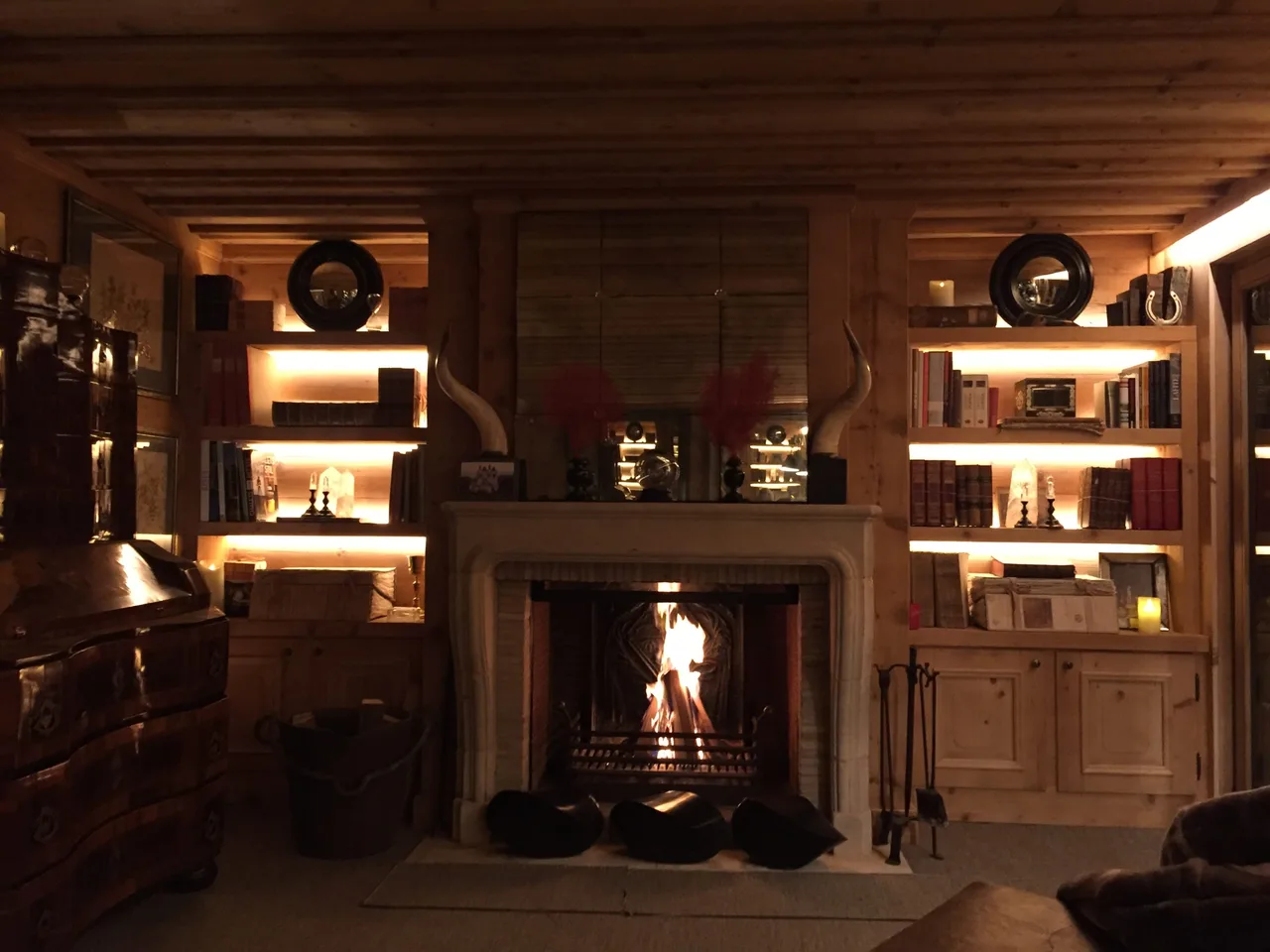 Luxurious Chalet with Hot Tub right next to Gstaad
