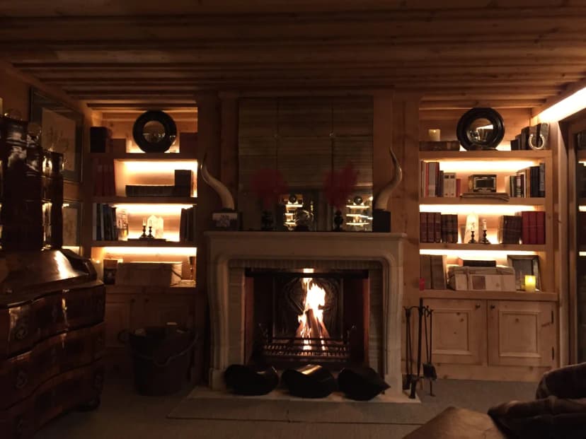 Luxurious Chalet with Hot Tub right next to Gstaad