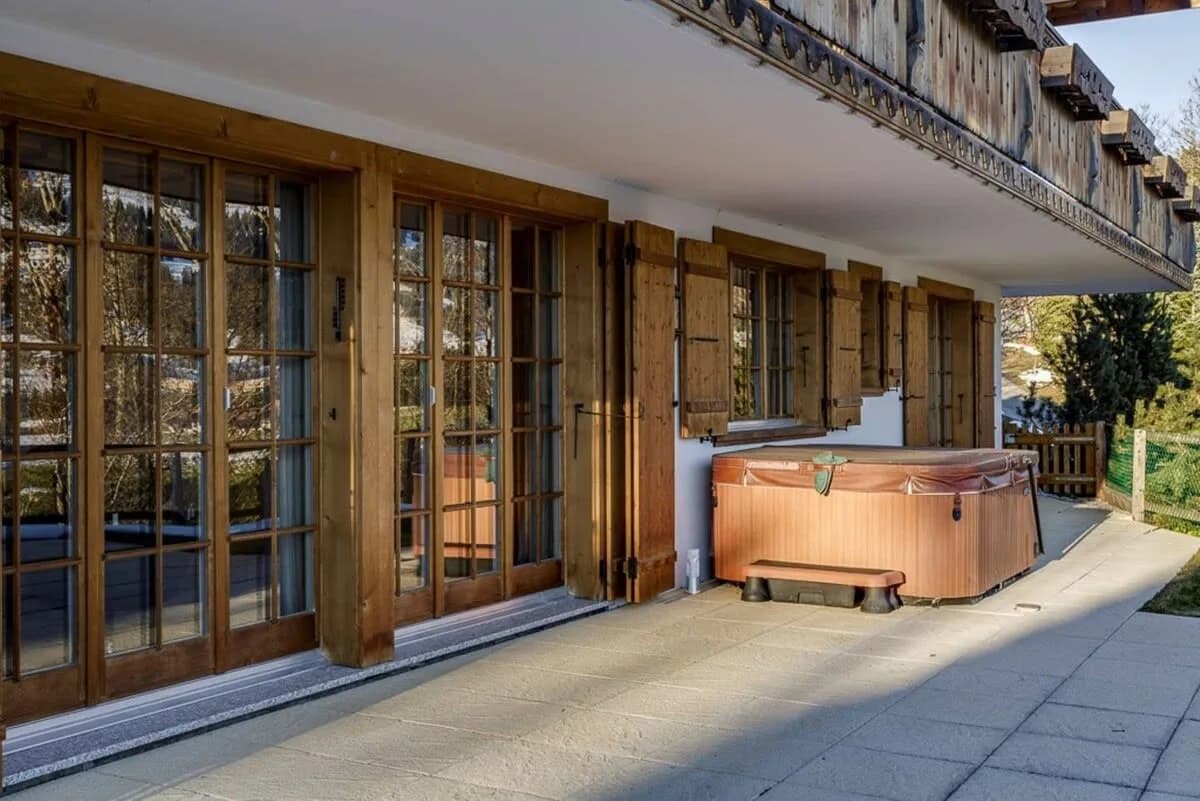 Luxurious Flat with Jacuzzi & Sauna photo 2