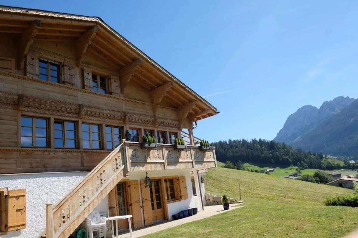 Luxury Chalet with Spa and stunning views !