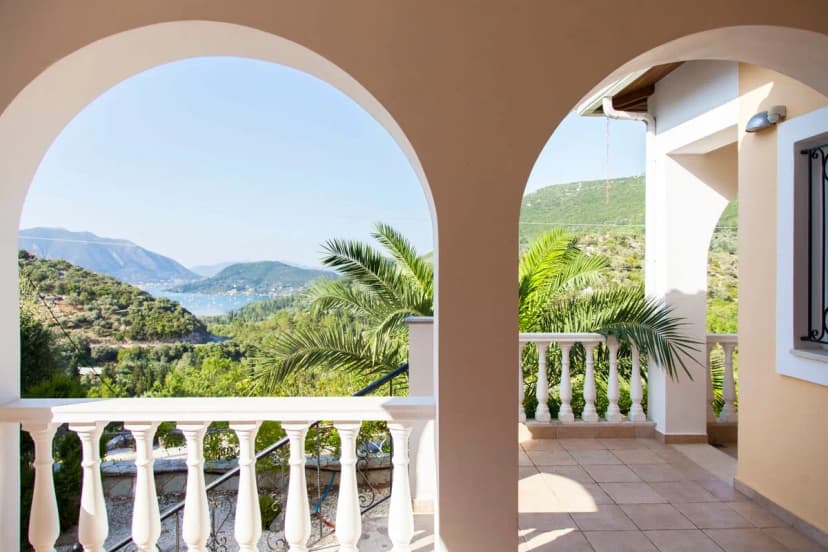 Great Villa with amazing sea views, quiet location