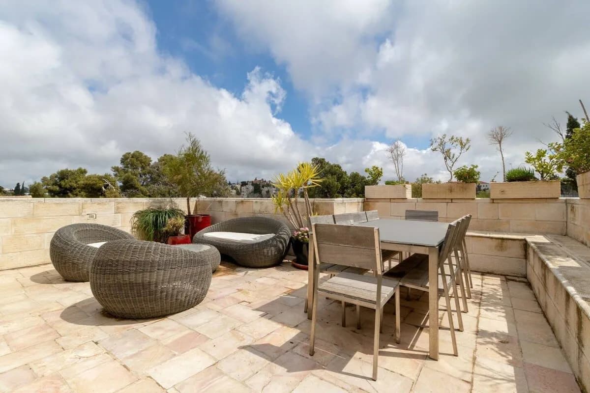 Amazing Penthouse ideally located in German Colony photo 5