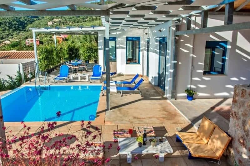Luxurious Villa right on the beach - amazing views photo 5