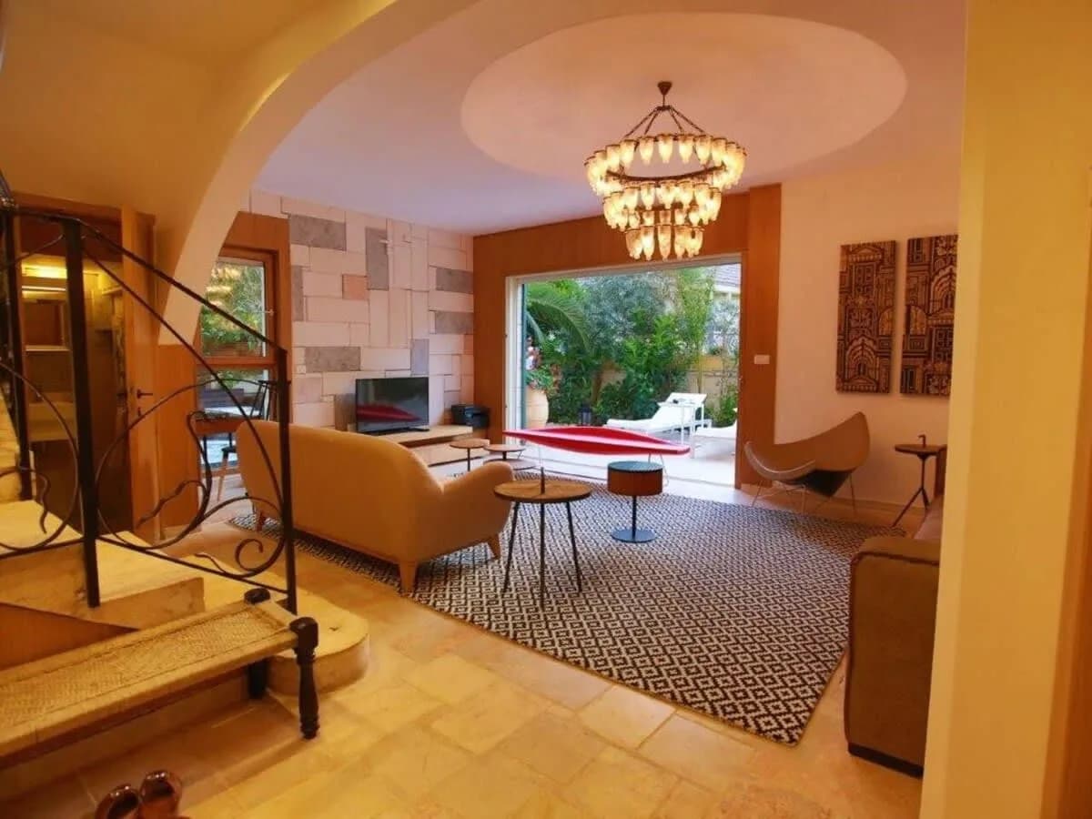 Amazing Duplex surrounded by Private Garden photo 3