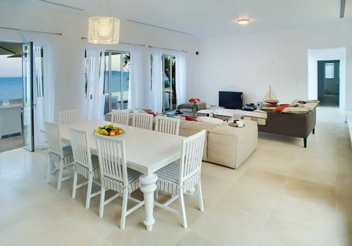 Super luxurious Villa right on the Sea front photo 3