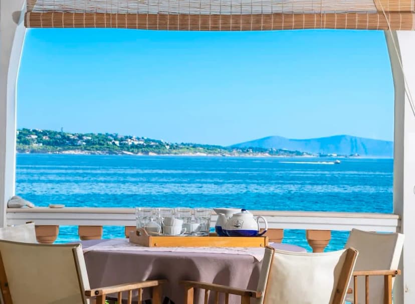 Beachfront Spacious Great Villa for Big Families