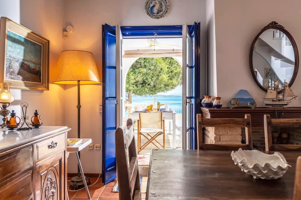 Beachfront Spacious Great Villa for Big Families photo 3
