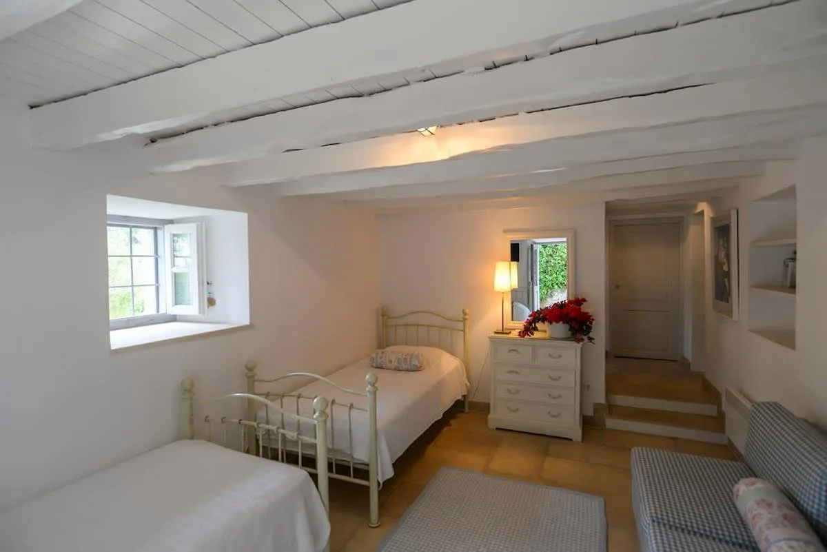 Charming 3BR House Built in Traditional Spetses Style photo 4