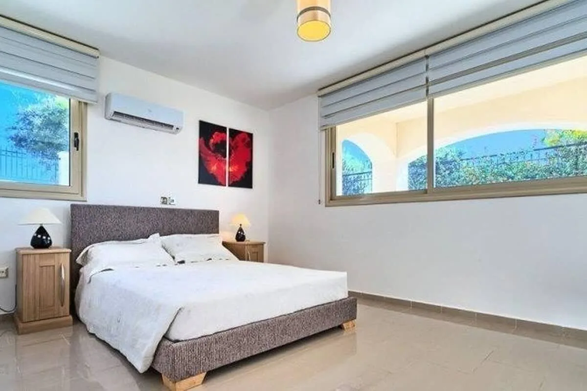 Spectacular 5 star villa with mountain & sea views photo 5