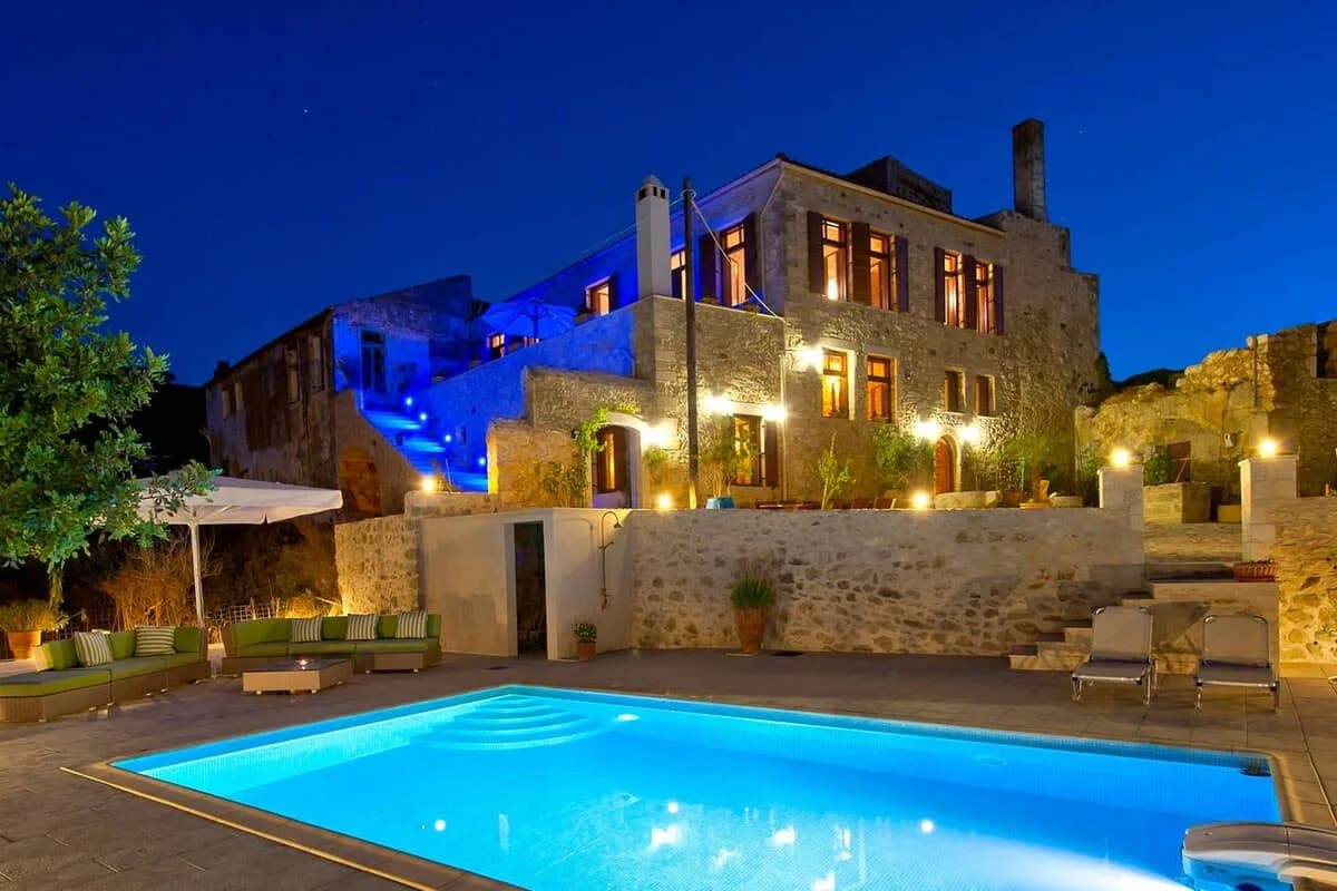 Splendid House of Character with Modern Comfort photo 3