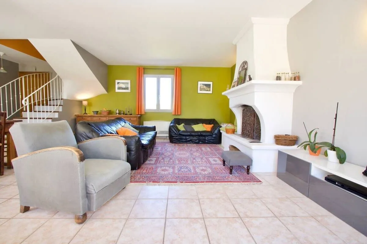 charming and beautiful villa in a perfect location photo 2