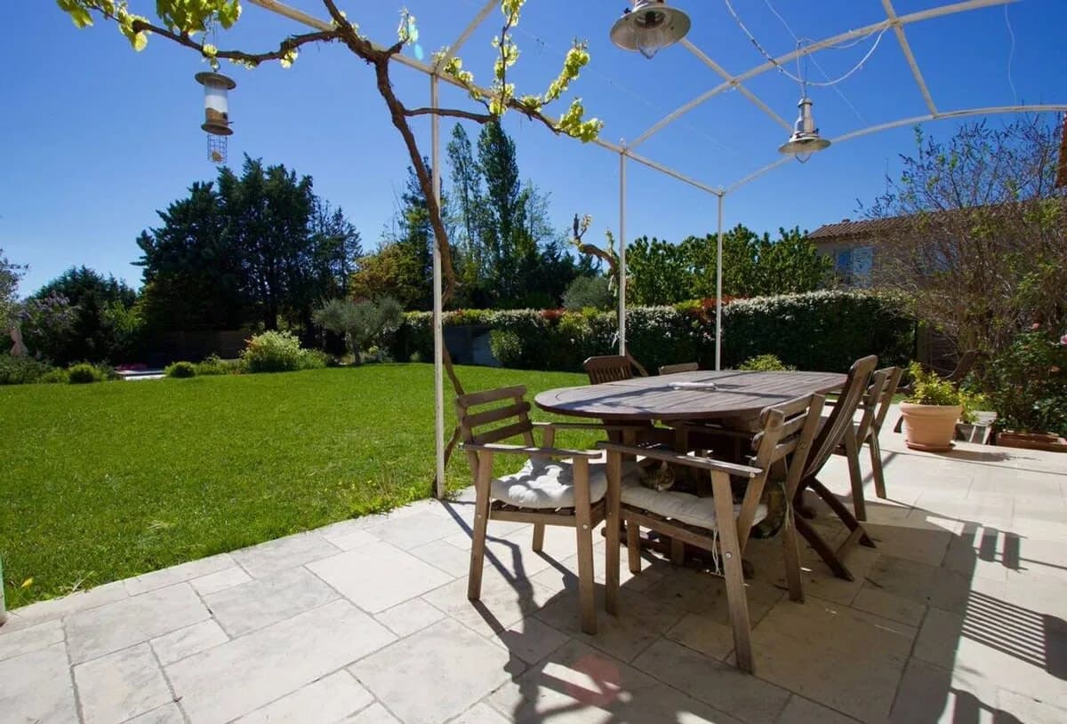 charming and beautiful villa in a perfect location photo 3