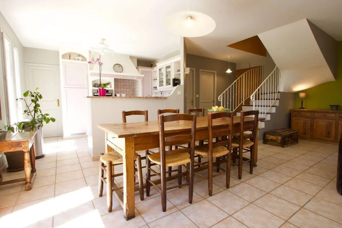 charming and beautiful villa in a perfect location photo 5