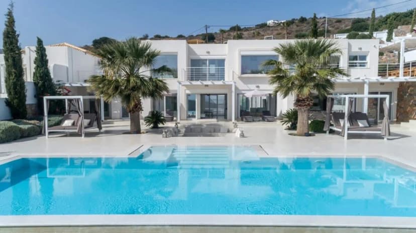 Elunda Bay Great Villa with Infinty Pool & Views