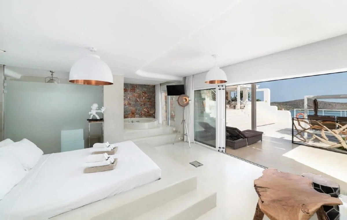 Elunda Bay Great Villa with Infinty Pool & Views photo 4