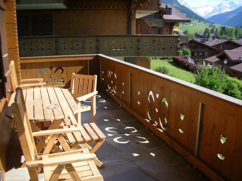 Minutes Walk from Gstaad Center - Great Apartment