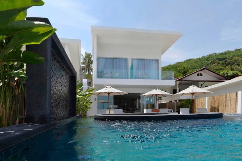 One in a million 6 BR beachfront amazing Villa