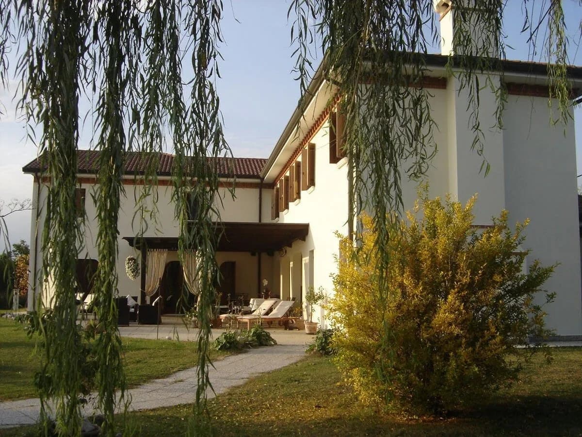Luxury Villa in Prosecco  vineyard next to Venice