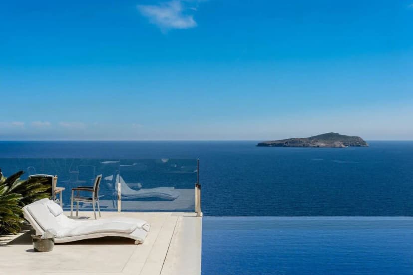 22 BR Super Luxury villa Infinity pool & sea views
