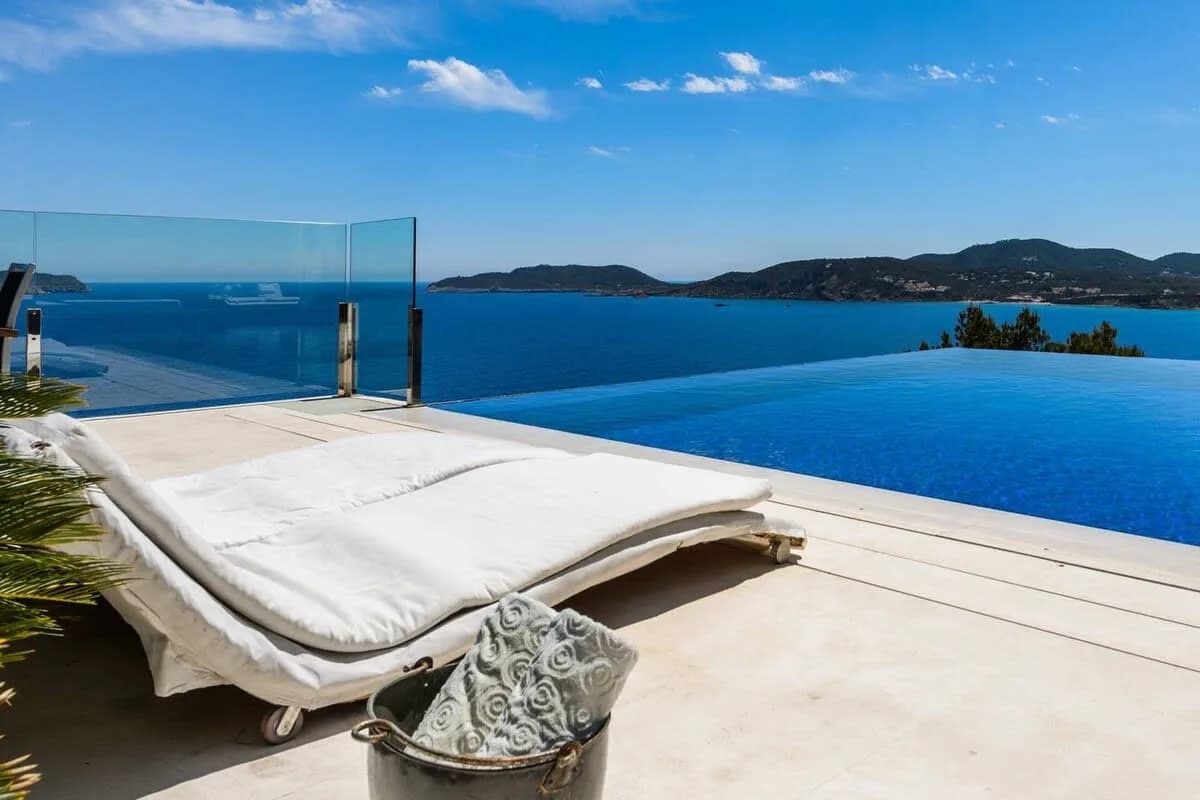 22 BR Super Luxury villa Infinity pool & sea views photo 2