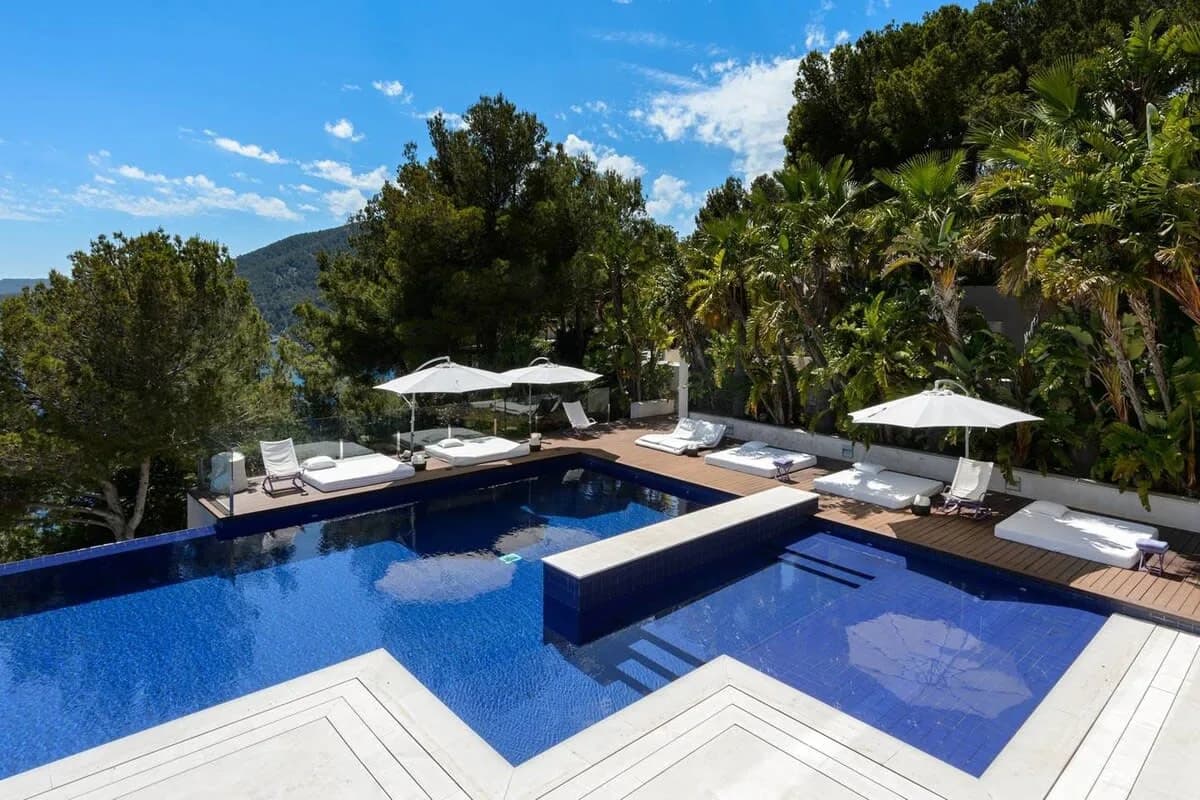 22 BR Super Luxury villa Infinity pool & sea views photo 4