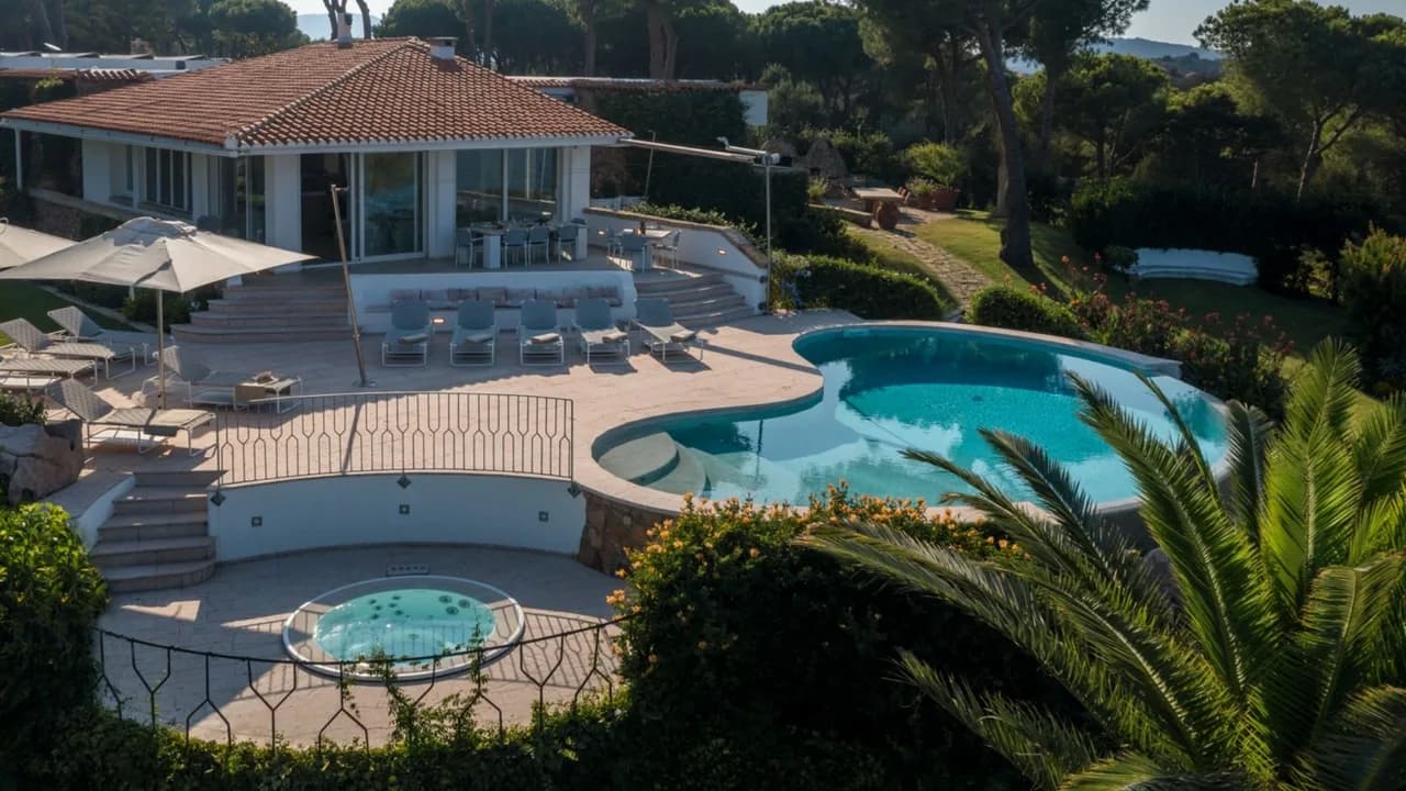 Bright and Beautiful Beach House photo 5