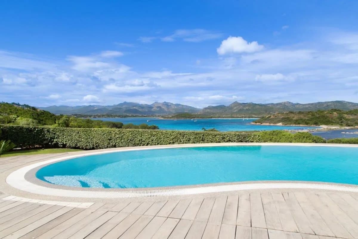 Stunning view villa near the beach, for big groups photo 4