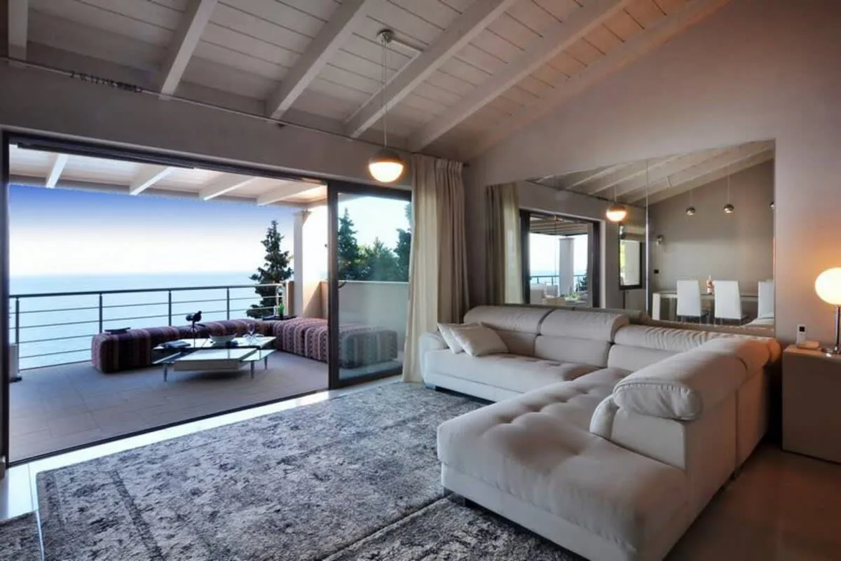 Luxury Seaside Estate with Pools photo 2