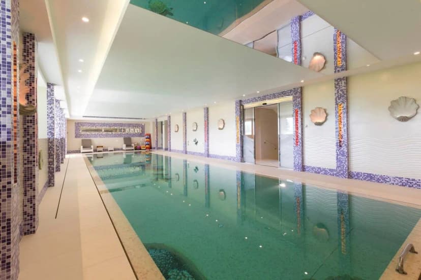 Super Luxury 7BR chalet with  Private Pool & Spa
