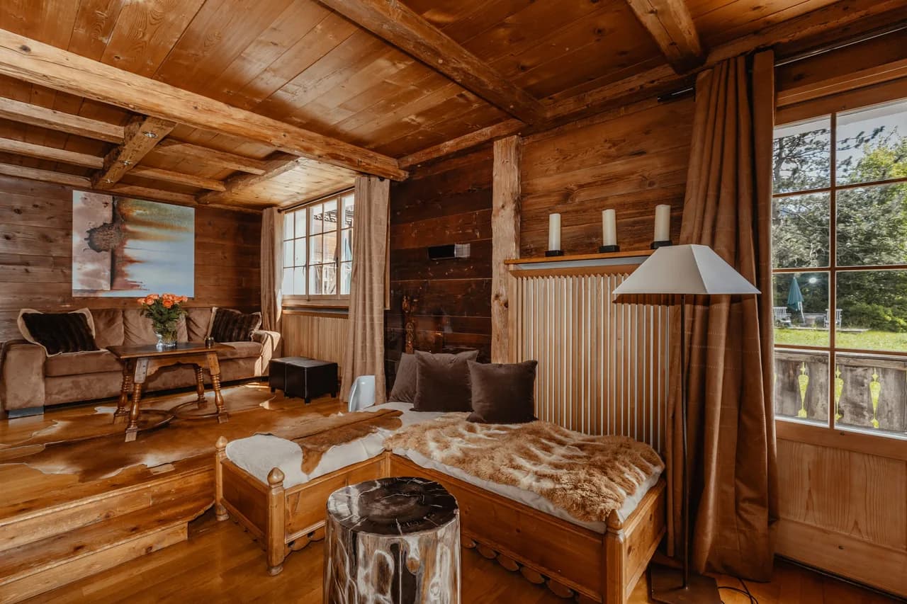 Ski in Ski out authentic Lux chalet on the Wispile photo 3