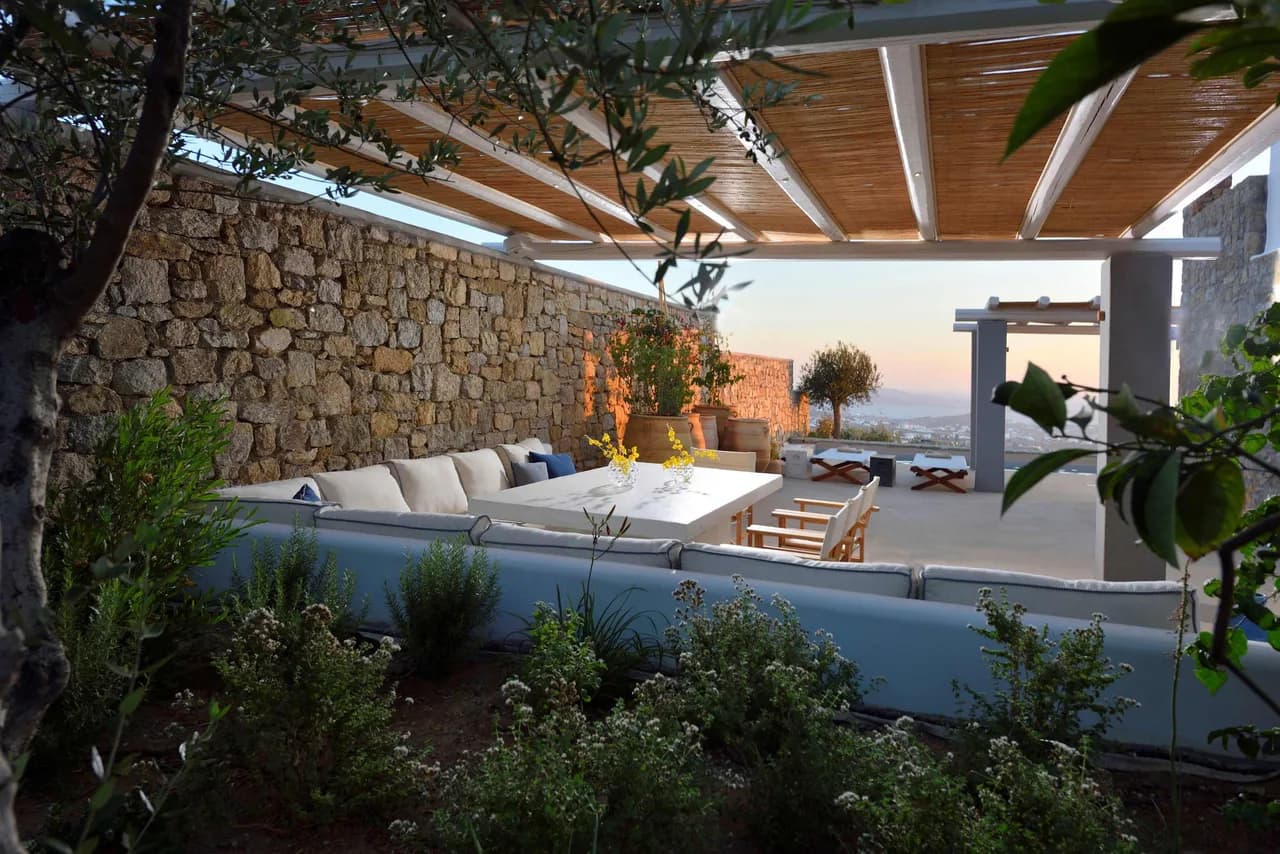 Amazing 3 BR Family Villa photo 2