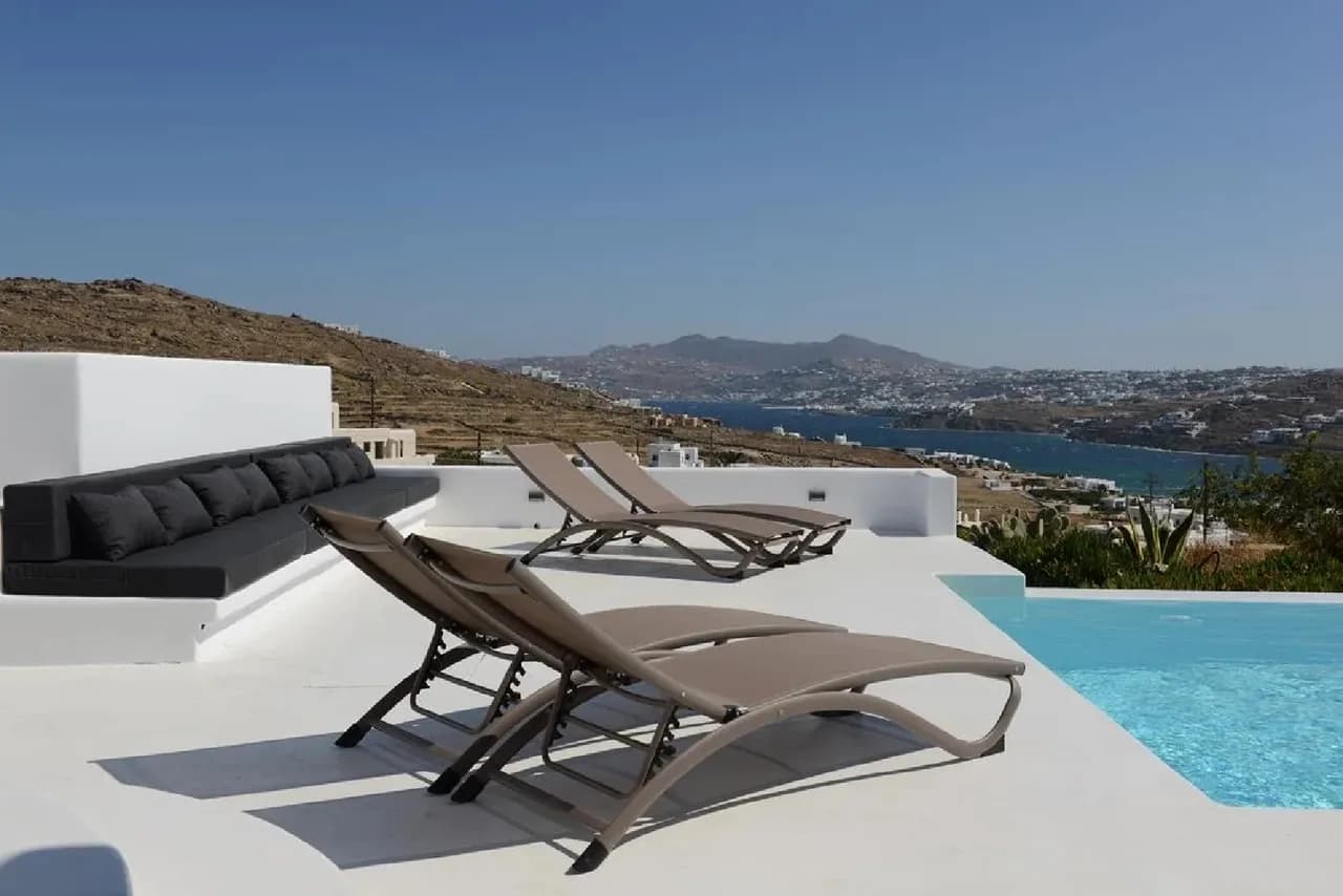 Bay Villa with Beach Views photo 5