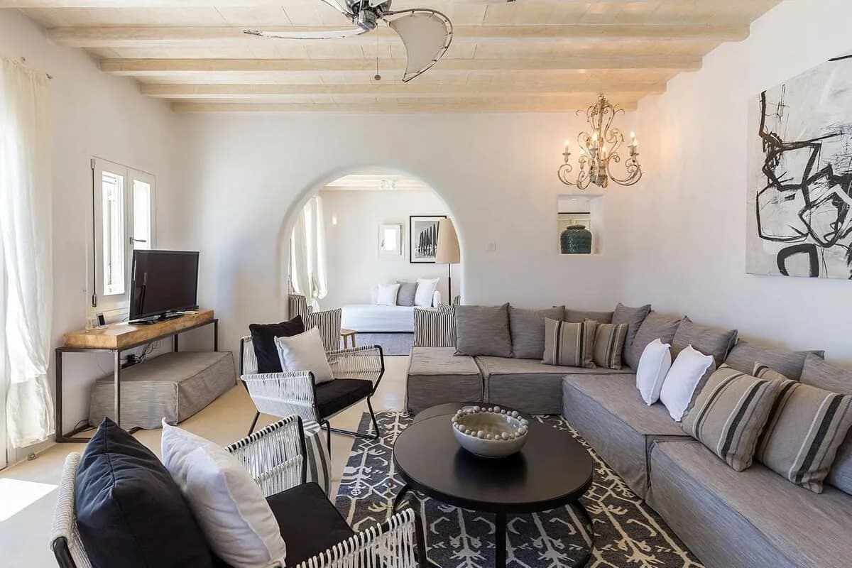 Spacious Mykonos Villa with Pool & Beach photo 2
