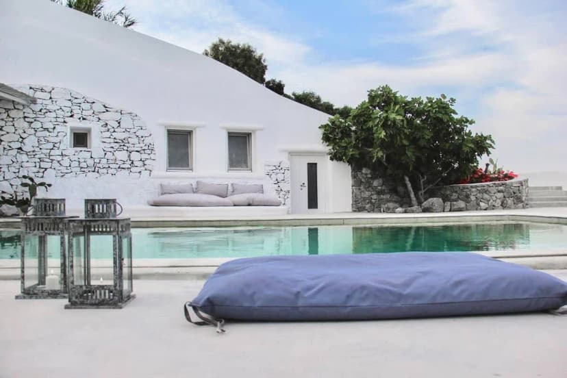 Top Class Luxury Villa in Splendid Location