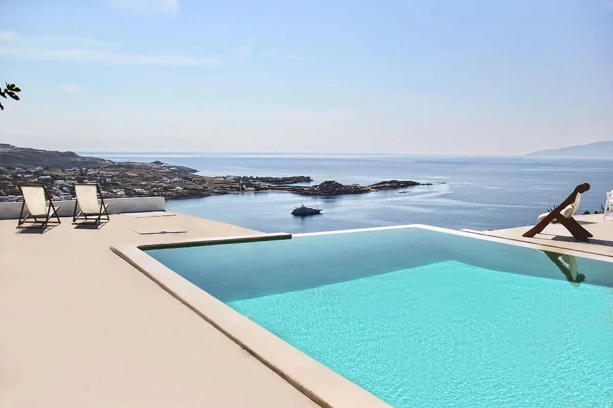 Top Class Luxury Villa in Splendid Location photo 3