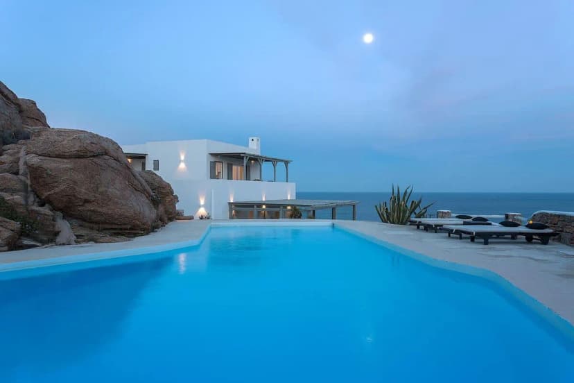 Great 6 BR Villa with a Big Pool