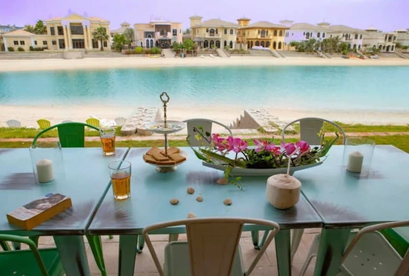 Spacious Villa with Private Beach in Dubai