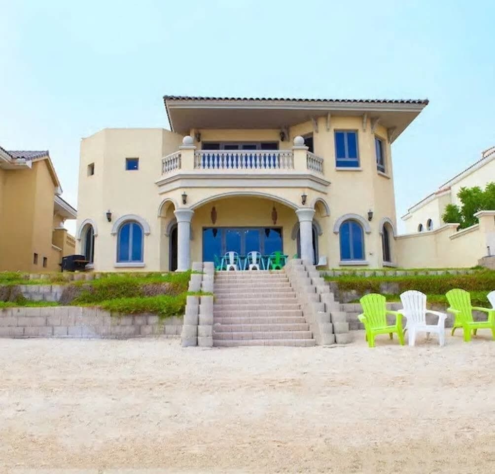 Spacious Villa with Private Beach in Dubai photo 2