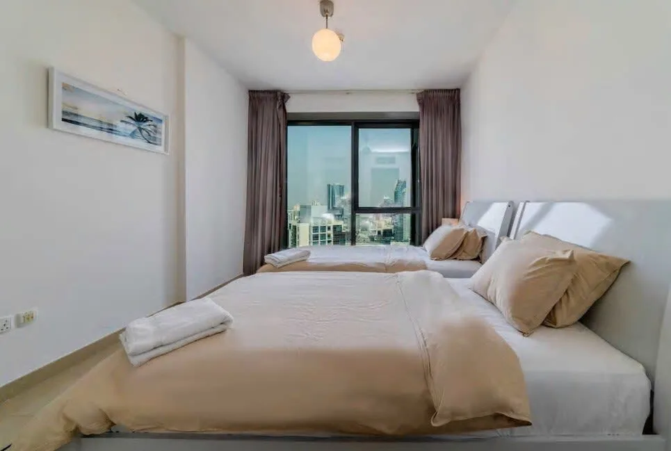 Luxury Apartment with Burj Khalifa Views photo 2