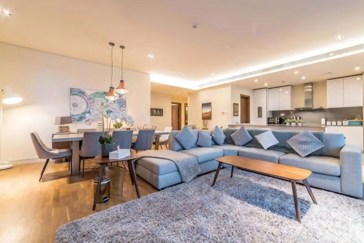 Stunning 4 BR in the Best Location photo 4